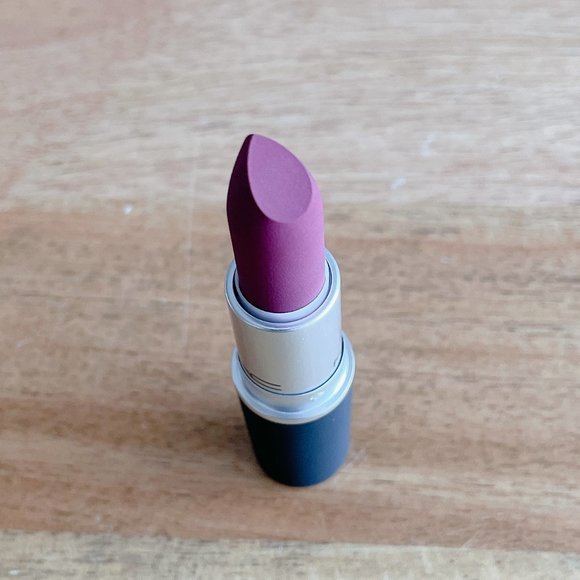 Mac Lipstick Powder Kiss Lipstick 305 Burning Love - Picture 10 of 15